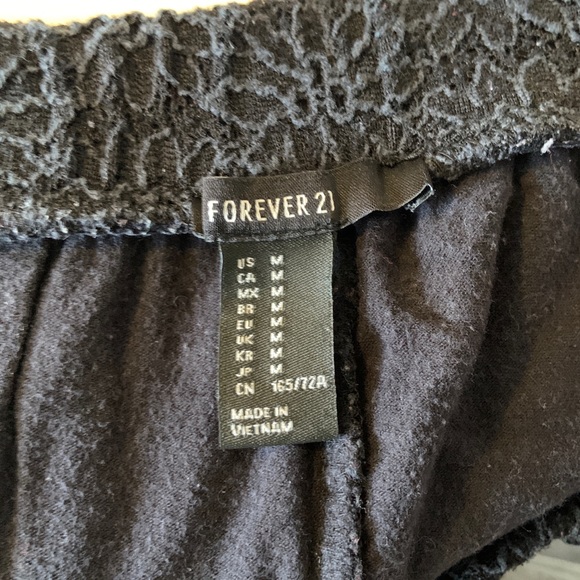 Black lace shorts - Picture 4 of 4